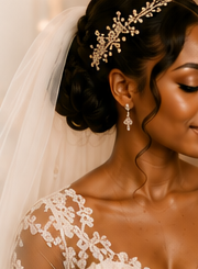 Bride with soft glam makeup and bridal veil