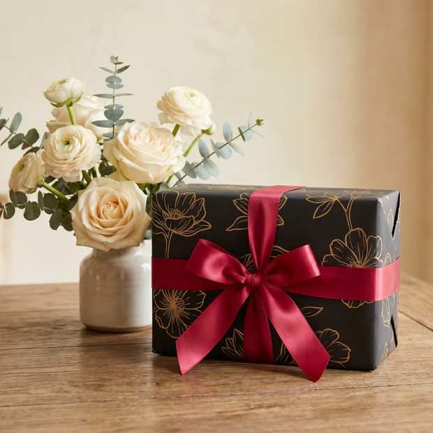 LMB gift box with ribbon